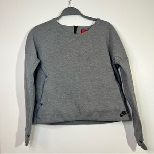 Nike Gray Crewneck Sweatshirt | Women’s Medium | Minimalist Athleisure